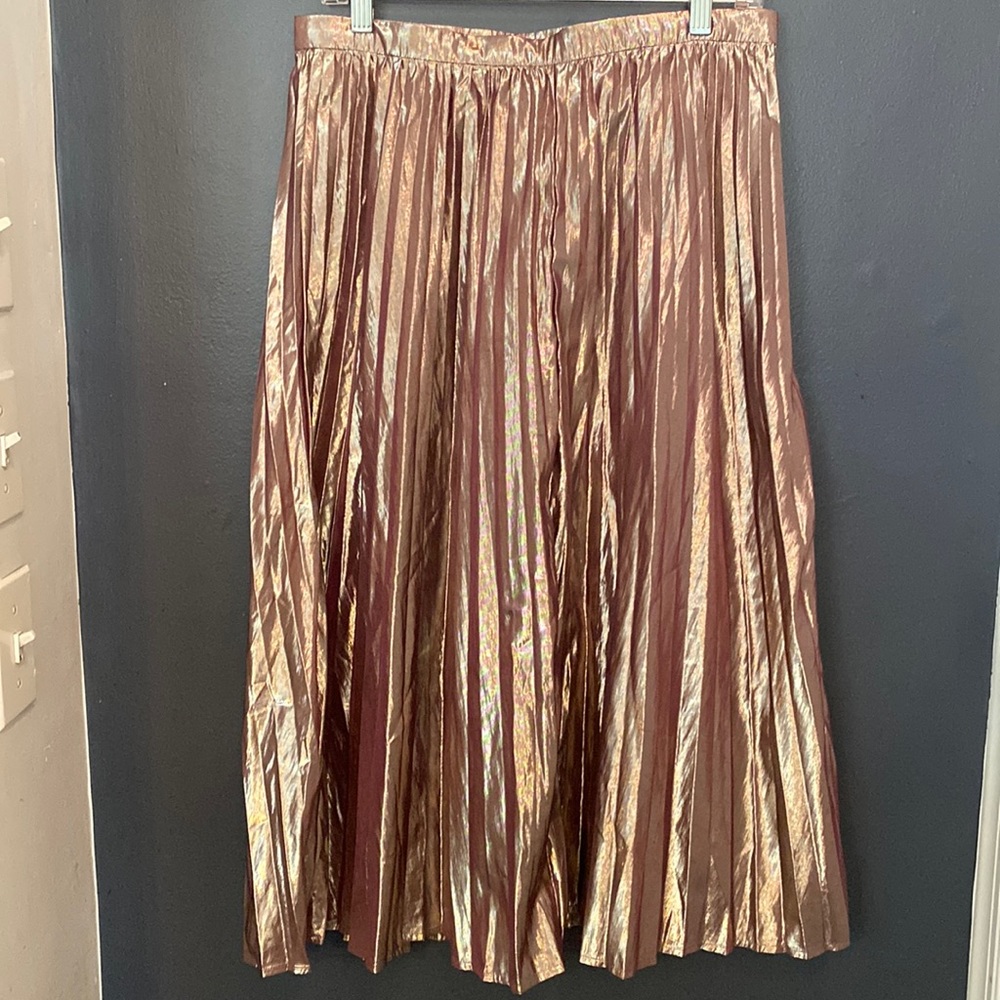 Pink metallic pleated skirt